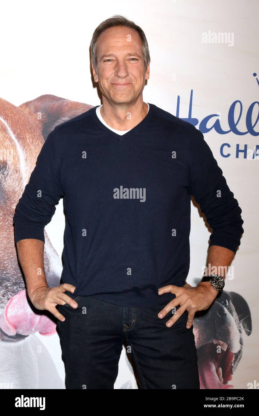 January 13, 2019, Pomona, CA, USA: LOS ANGELES - JAN 13:  Mike Rowe at the 2019 American Rescue Dog Show at the Fairplex on January 13, 2019 in Pomona, CA (Credit Image: © Kay Blake/ZUMA Wire) Stock Photo