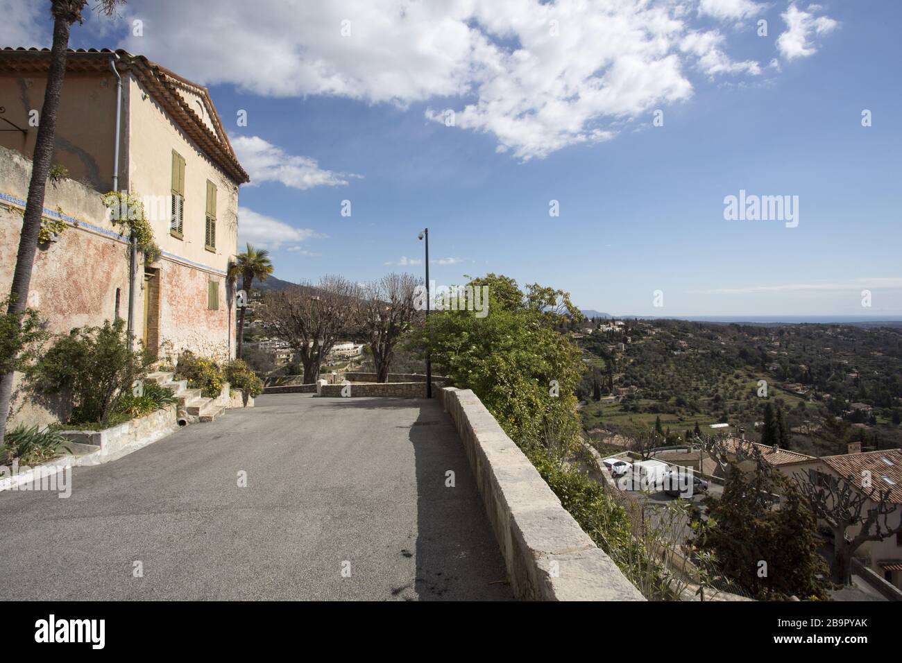Chateauneuf Grasse High Resolution Stock Photography And Images Alamy