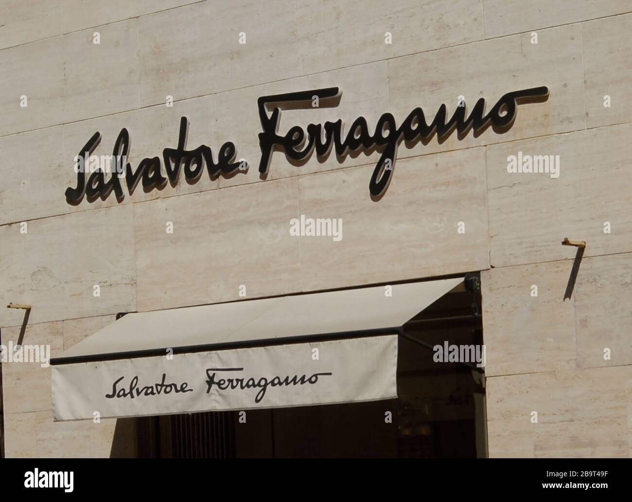 Boutique salvatore ferragamo online