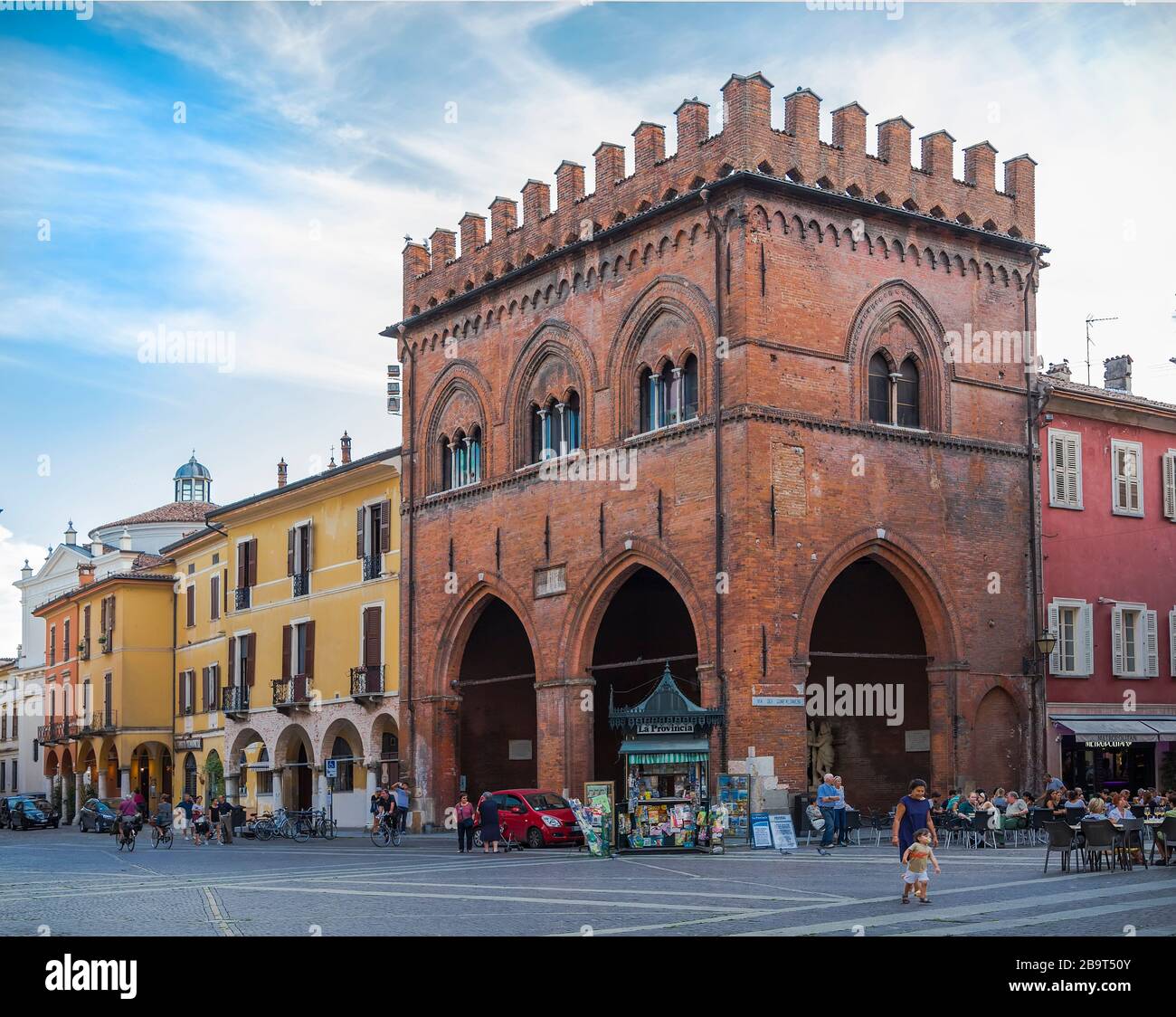 CREMONA, ITALY - SEPTEMBER 02, 2015: Soldiers Loggia (Loggia dei Militi) - one of the oldest buildings in Cremona, is located on the square in front o Stock Photo