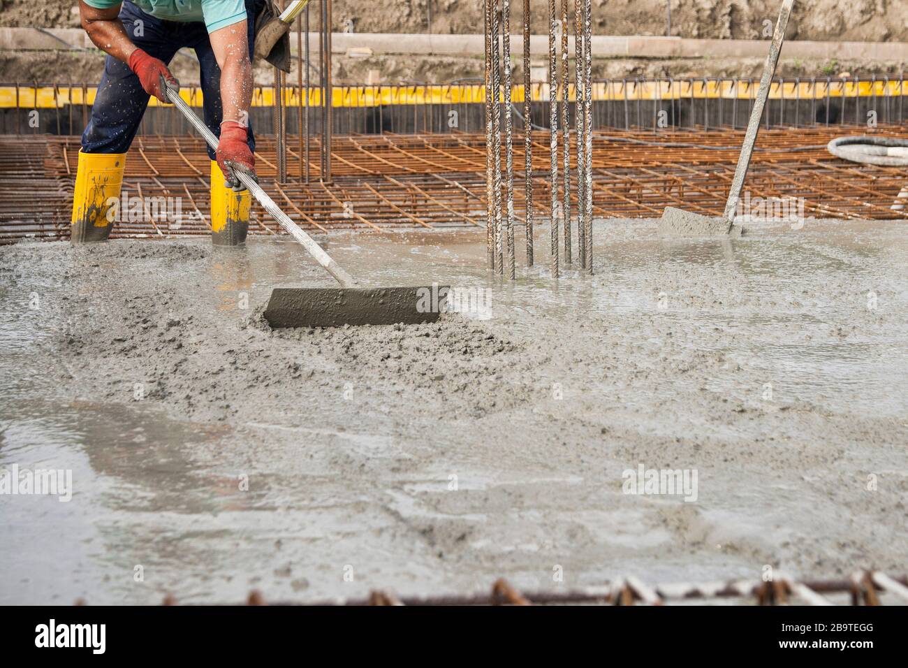 Construction laying foundations hi-res stock photography and images - Alamy
