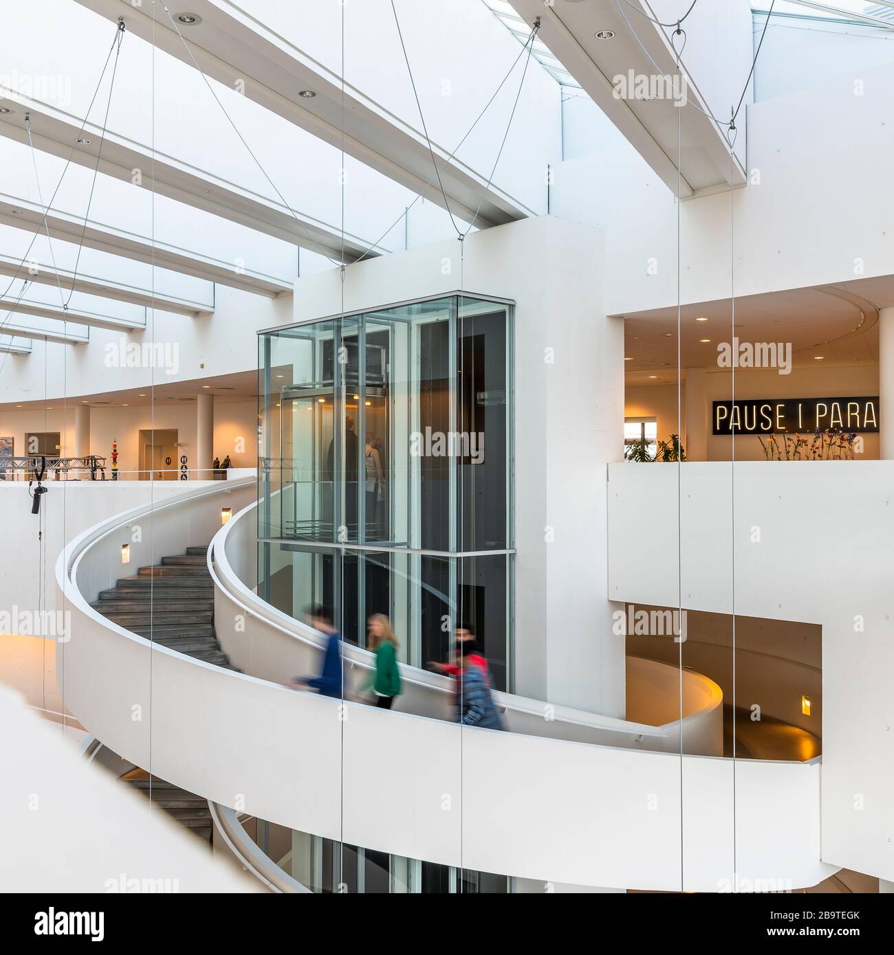 prangende kilometer flyde Inside the ARoS art gallery in Aarhus, Denmark. Designed by architects  Schmidt Hammer Lassen. Galleries are accessed via a central spiral  staircase Stock Photo - Alamy