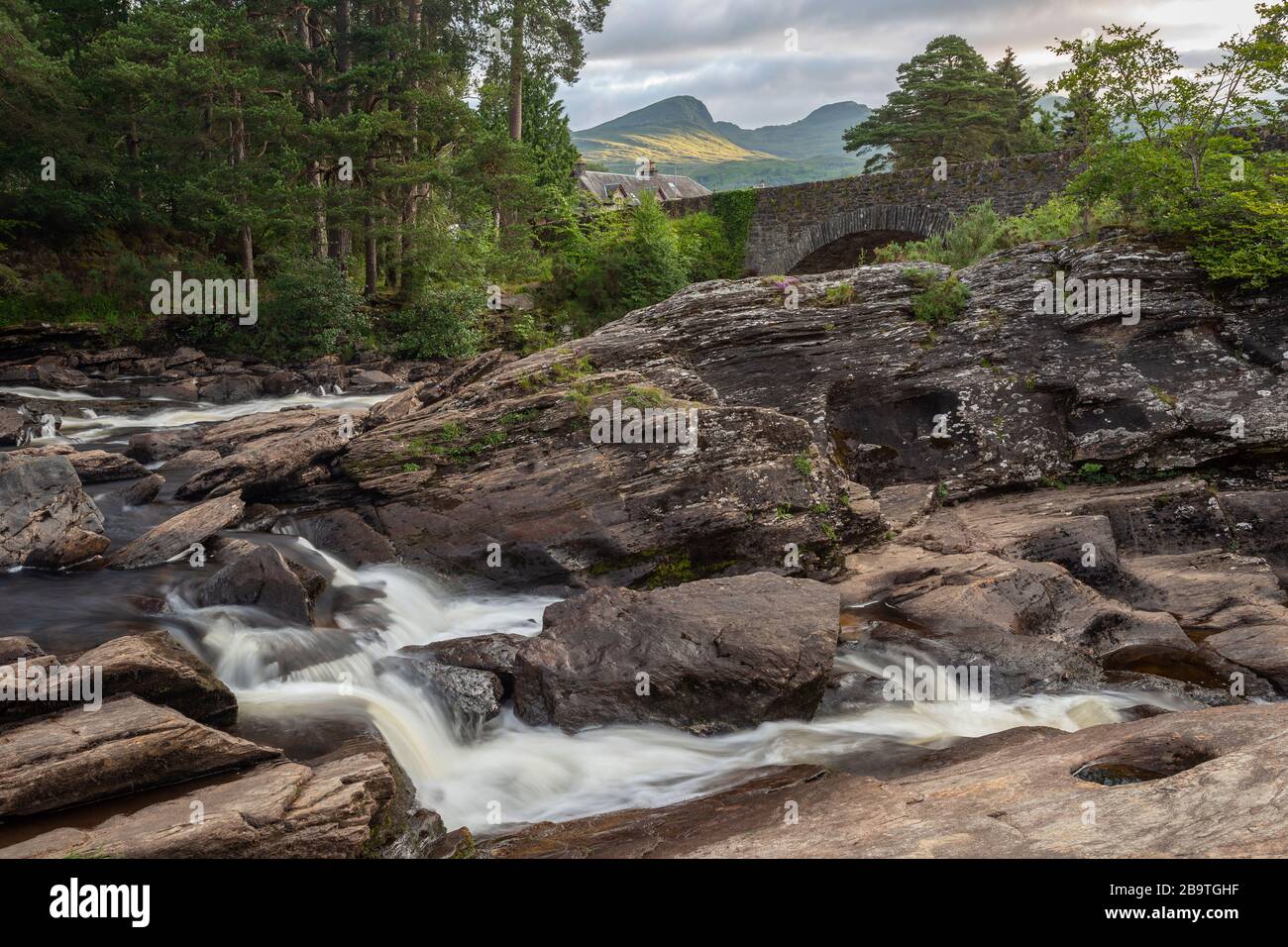 The falls of dochart hi-res stock photography and images - Alamy