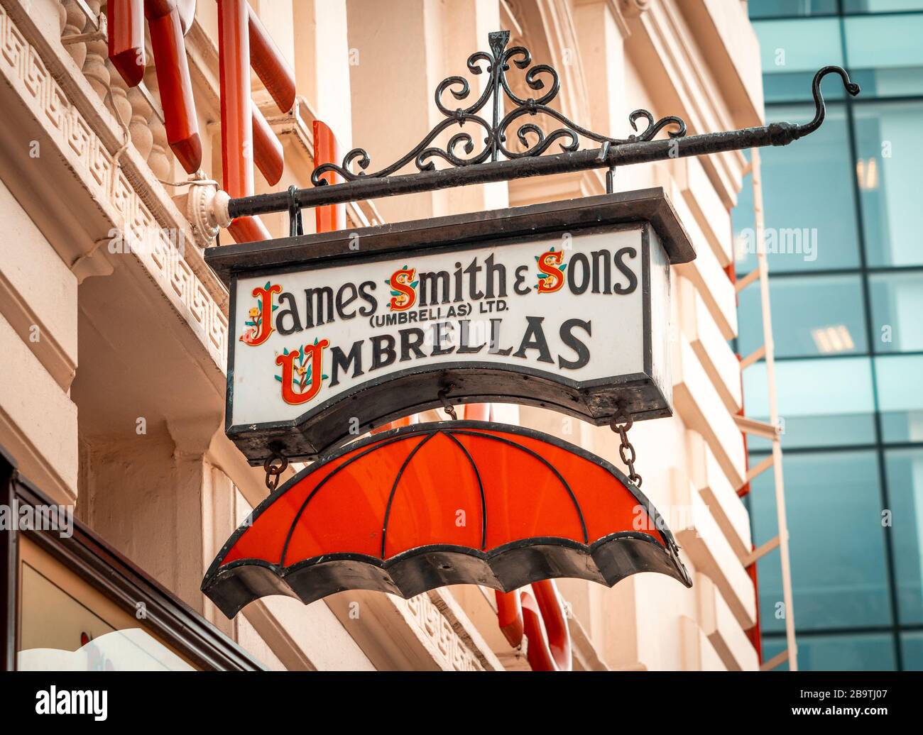 James Smith and Sons Umbrellas in New Oxford Street, The shop was first opened in 1851 by Samuel Fox Stock Photo