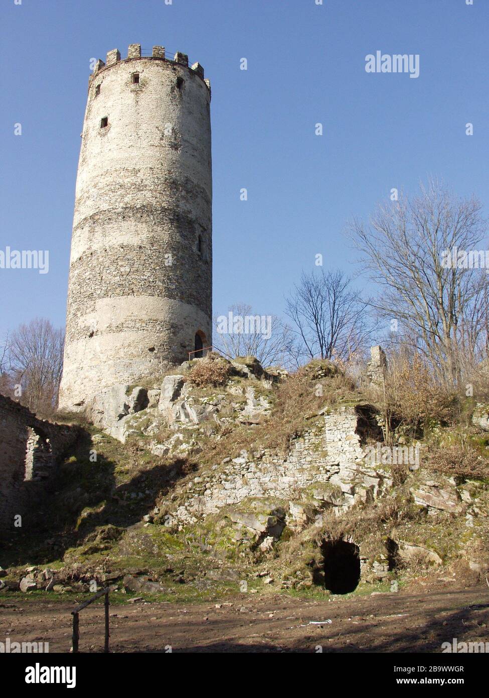 Cestina Vez Zriceniny Hradu Selmberk Okres Tabor English Tower Of Selmberk Castle Ruin Tabor District Czech Republic Photographed Most Likely On March 11 2007 According To Exif Of Another Related Image By