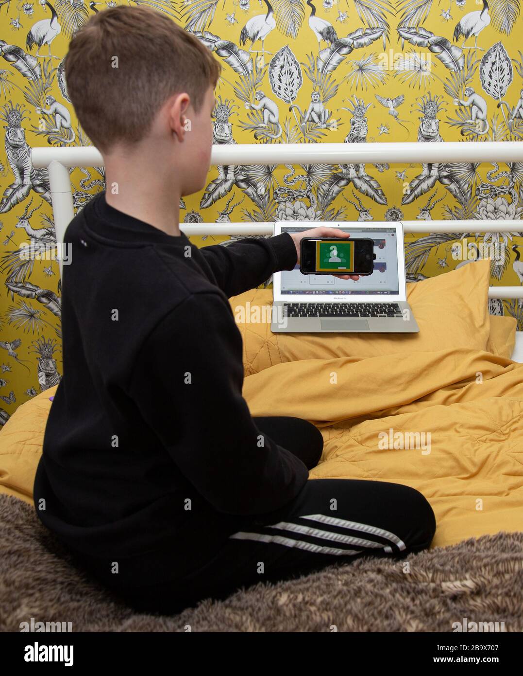 14 year old school boy hi-res stock photography and images - Alamy