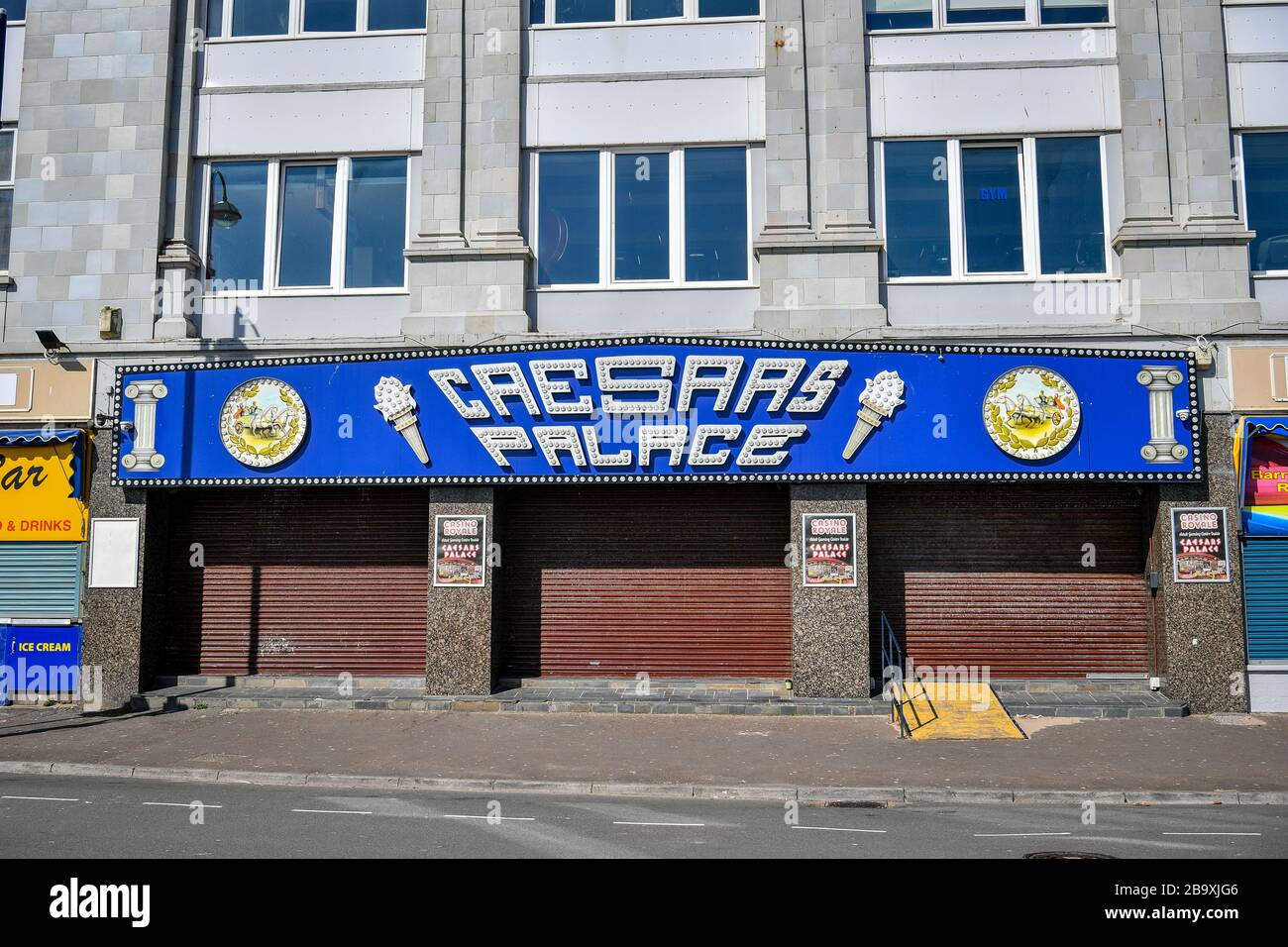 Arcades in barry island hi-res stock photography and images - Alamy