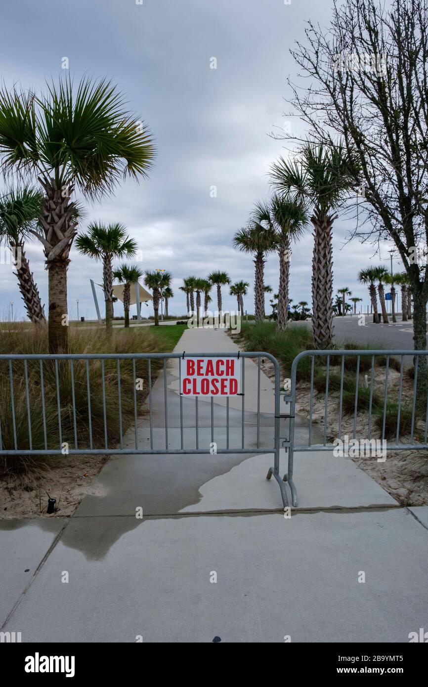 Gulf Shores, Alabama, USA. 21st Mar, 2020. A closed off public beach in Gulf Shores, Alabama USA on March 21, 2020. Alabama has shut down many public spaces and is asking people to stay home to help prevent the spread of the Coronavirus Covid-19 outbreak. Credit: Dan Anderson/ZUMA Wire/Alamy Live News Stock Photo