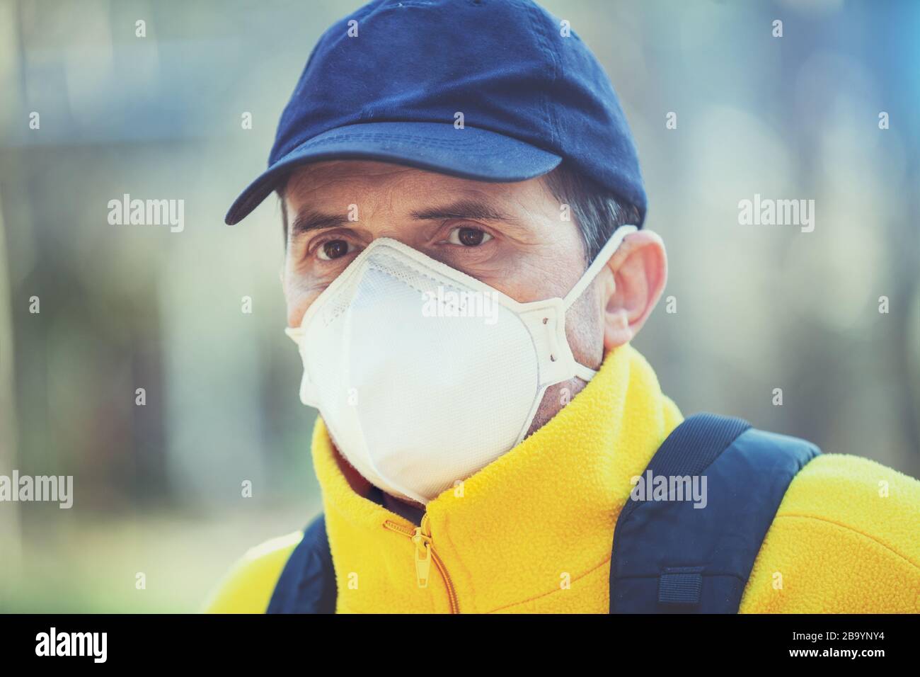 Man in medical face hi-res stock photography and images - Alamy