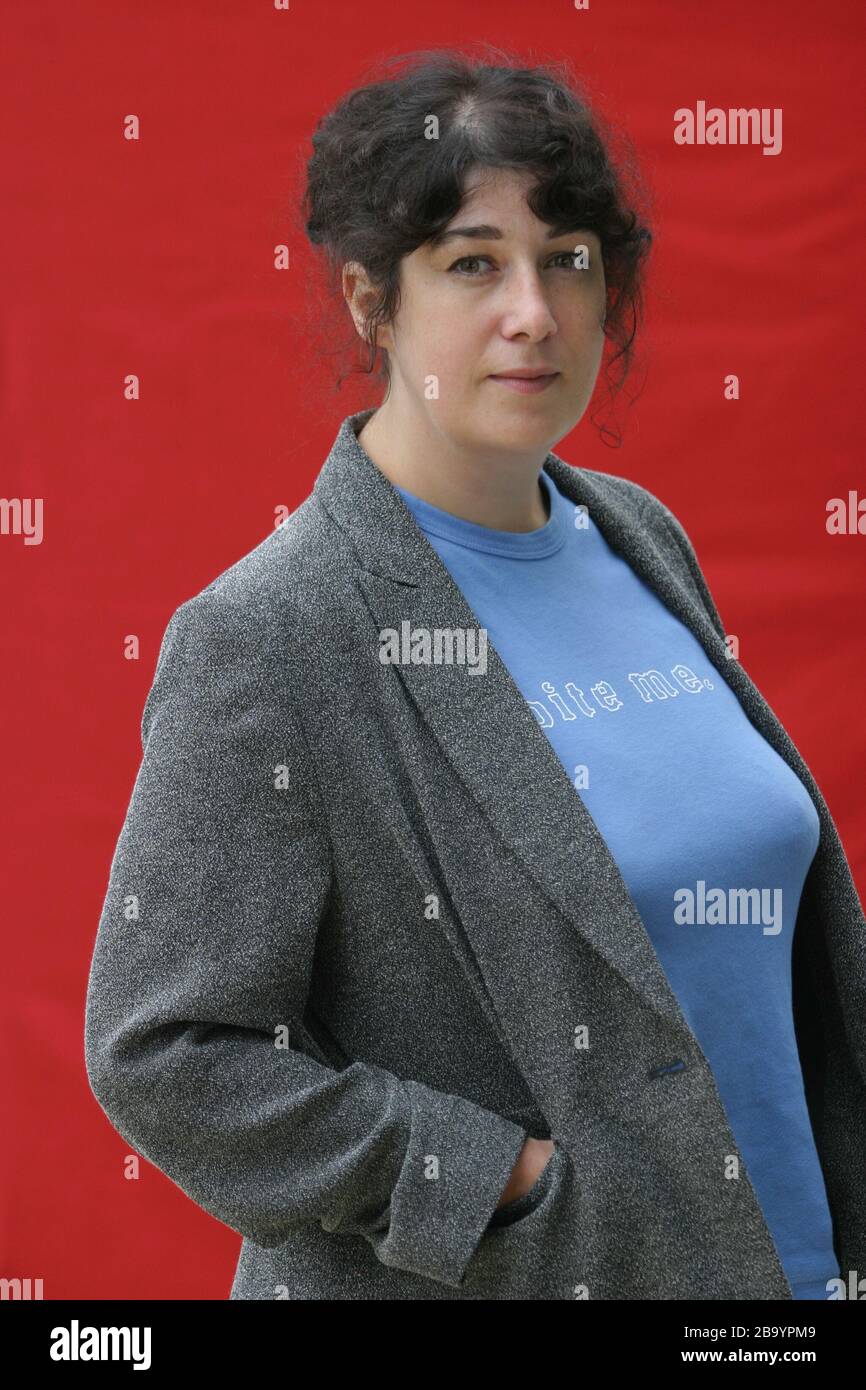 Joanne Harris, author of 'Chocolat', subsequently made into a movie with Johnny Depp, at Edinburgh International Book Festival, Edinburgh, Scotland, August 2003. Stock Photo