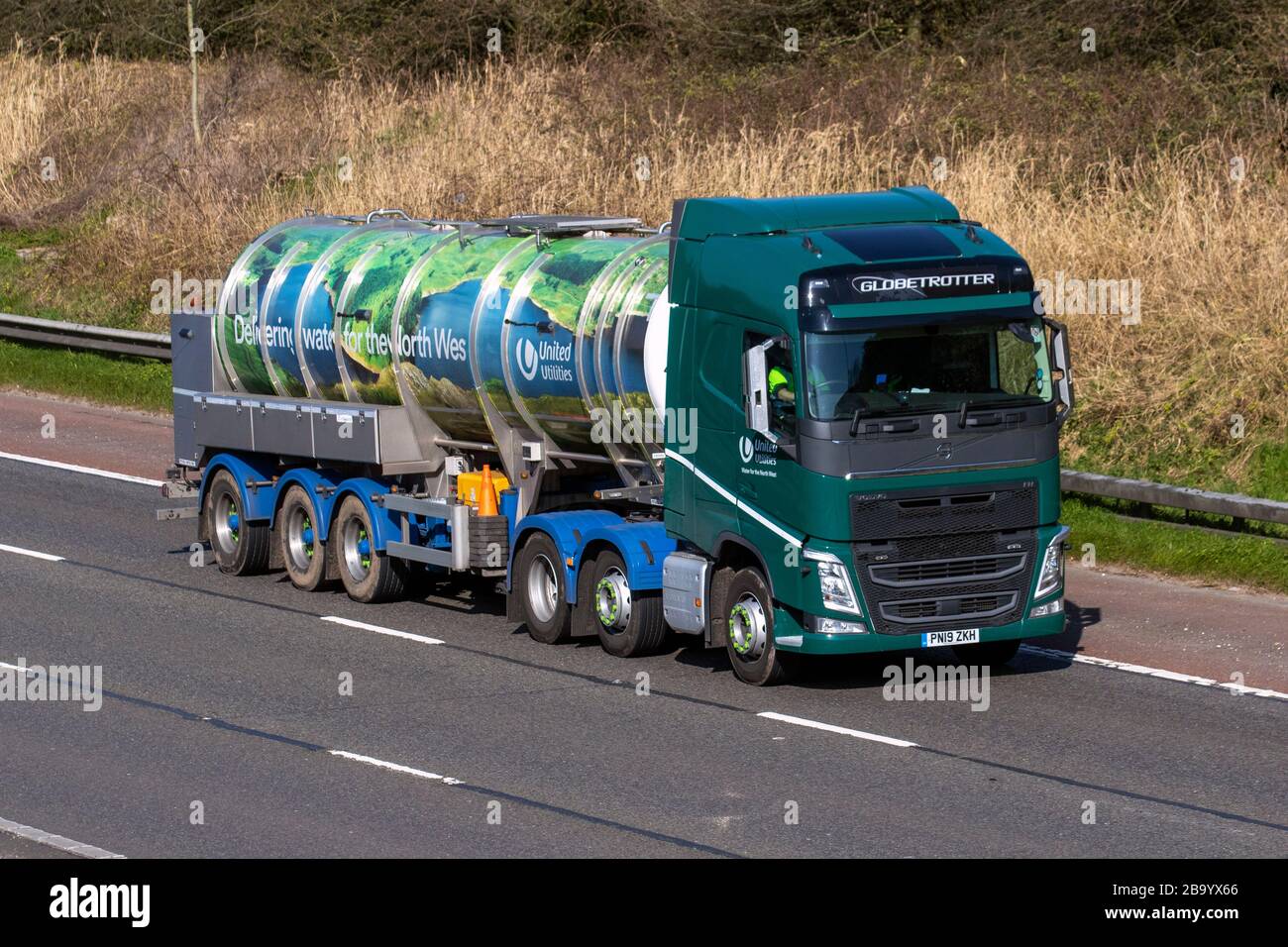 Water Trucks High Resolution Stock Photography and Images Alamy