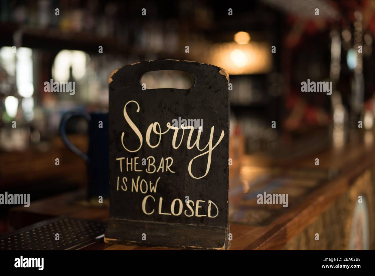 Bar closed sign Stock Photo Alamy
