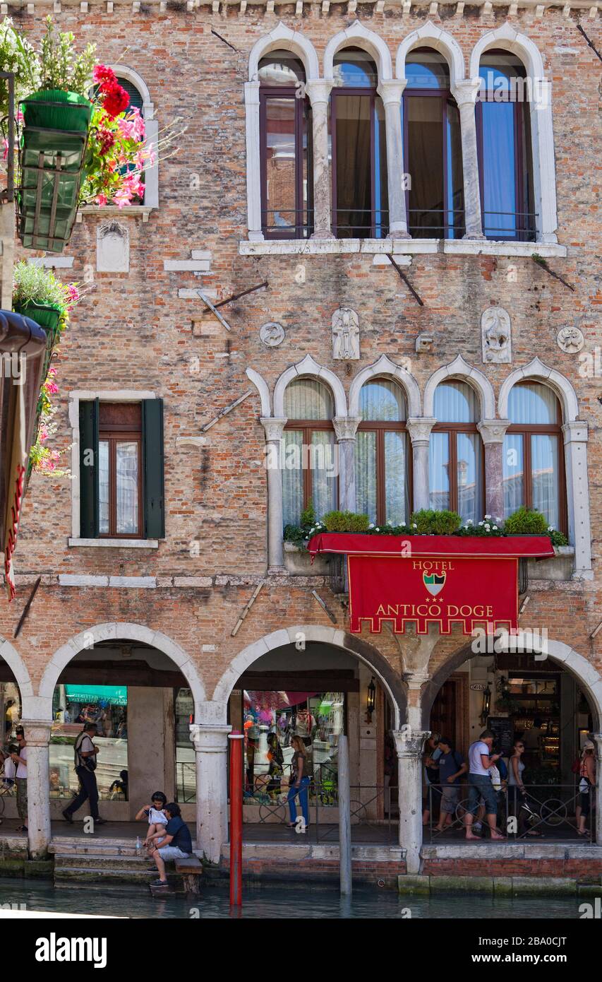 Campo ss apostoli hires stock photography and images Alamy