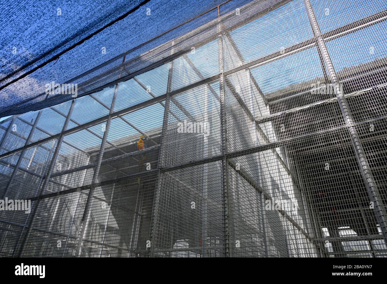 Empty zoo animal cage hi-res stock photography and images - Alamy