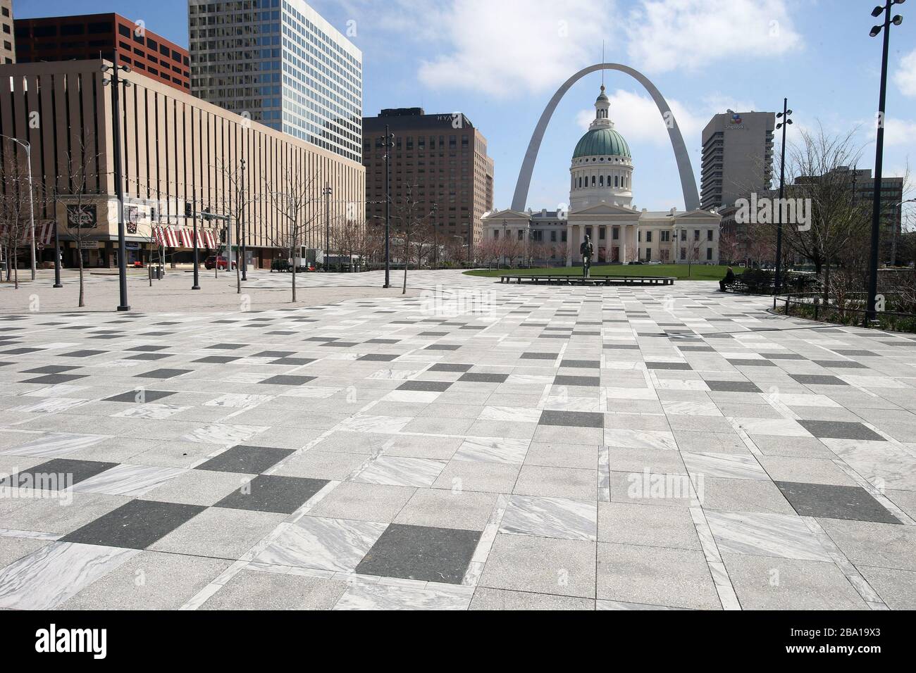 St. Louis, United States. 25th Mar, 2020. The normally busy lunchtime area of Kiener Plaza is all but empty in St. Louis on Wednesday, March 25, 2020. The normally crowded lunchtime area is quiet as stay at home overs have been given to St. Louisans, due to Coronavirus fears. Photo by Bill Greenblatt/UPI Credit: UPI/Alamy Live News Stock Photo