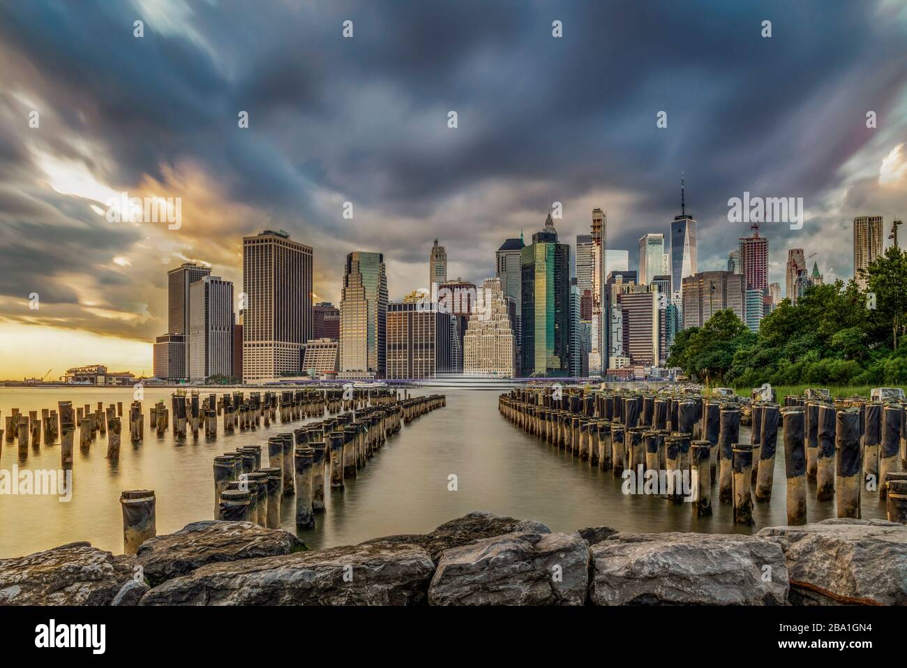 View on Manhattan from the old pier in Brooklyn Stock Photo
