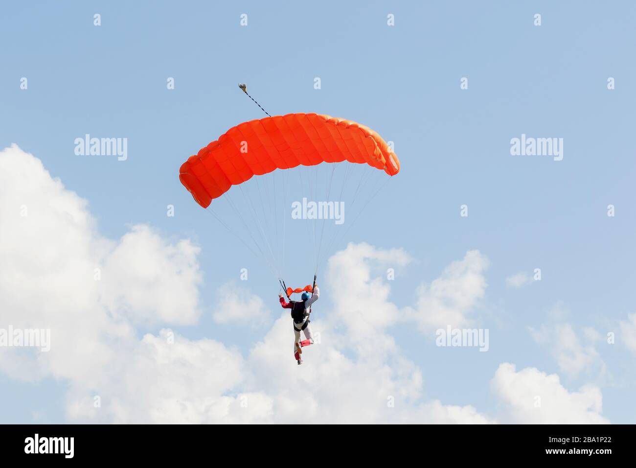 Parachute landing fall hires stock photography and images Alamy