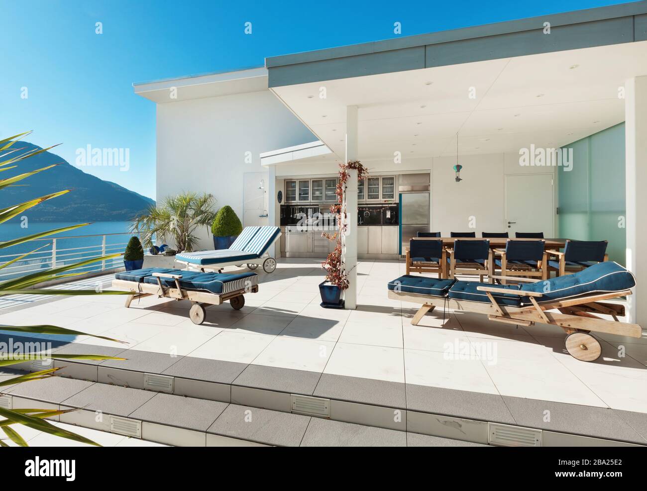 Image showcasing Penthouse interior garden hi-res stock photography and images - Alamy
