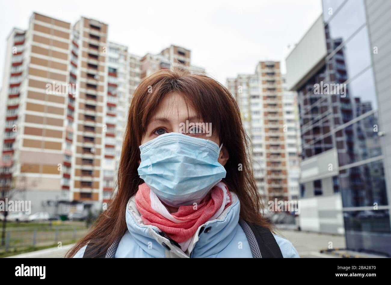 Woman wearing breathing mask hi-res stock photography and images - Alamy