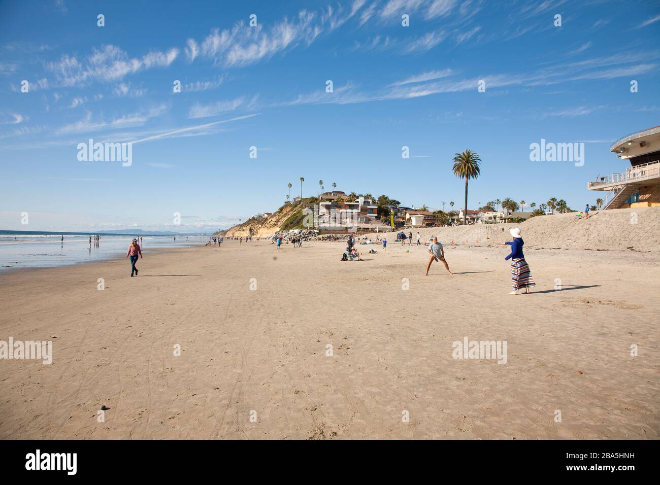 People enjoying leisure time on Moonlight Beach, Encinitas, California, USA Stock Photo