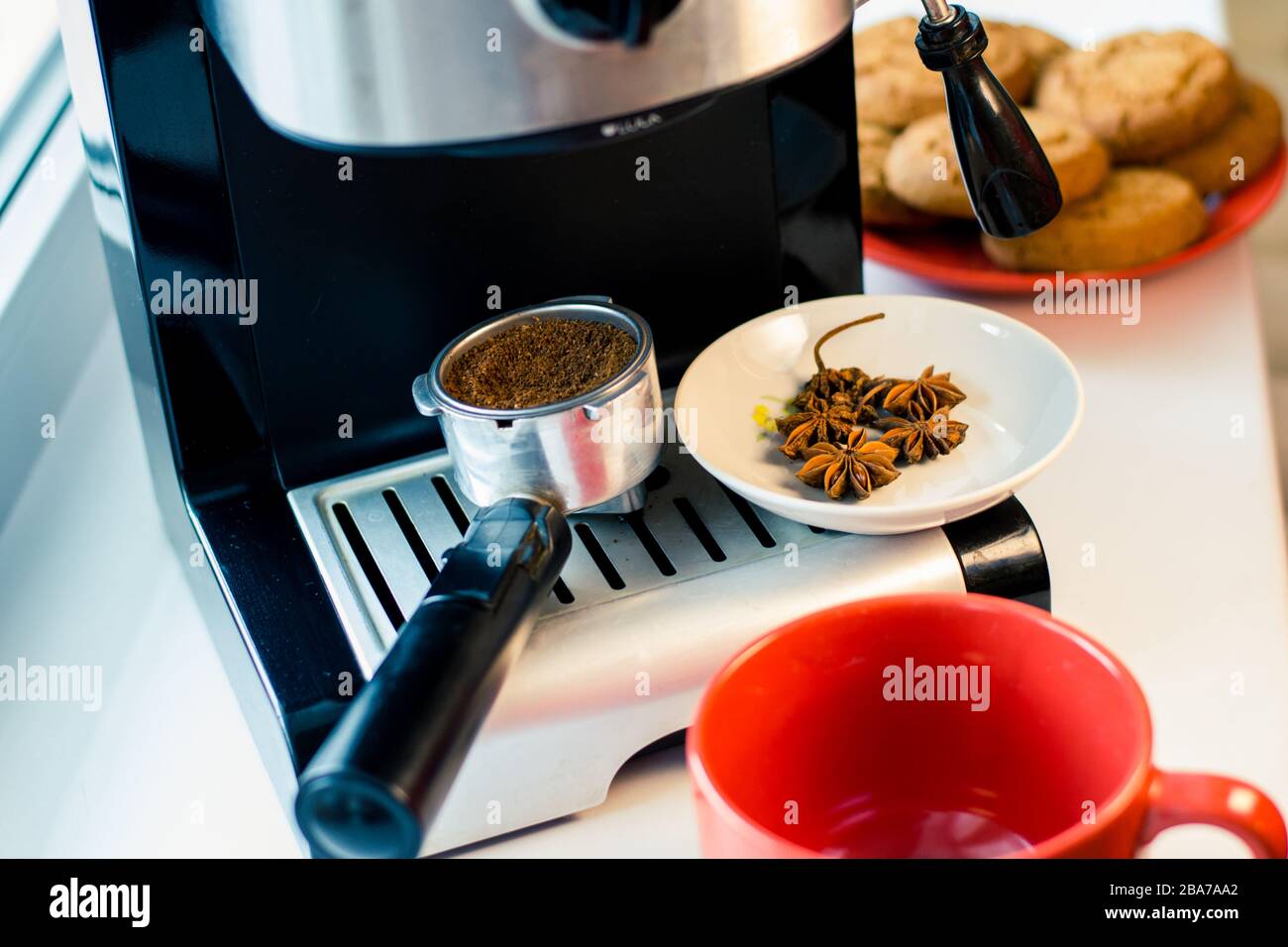 Make fresh coffee in a coffee machine Stock Photo Alamy