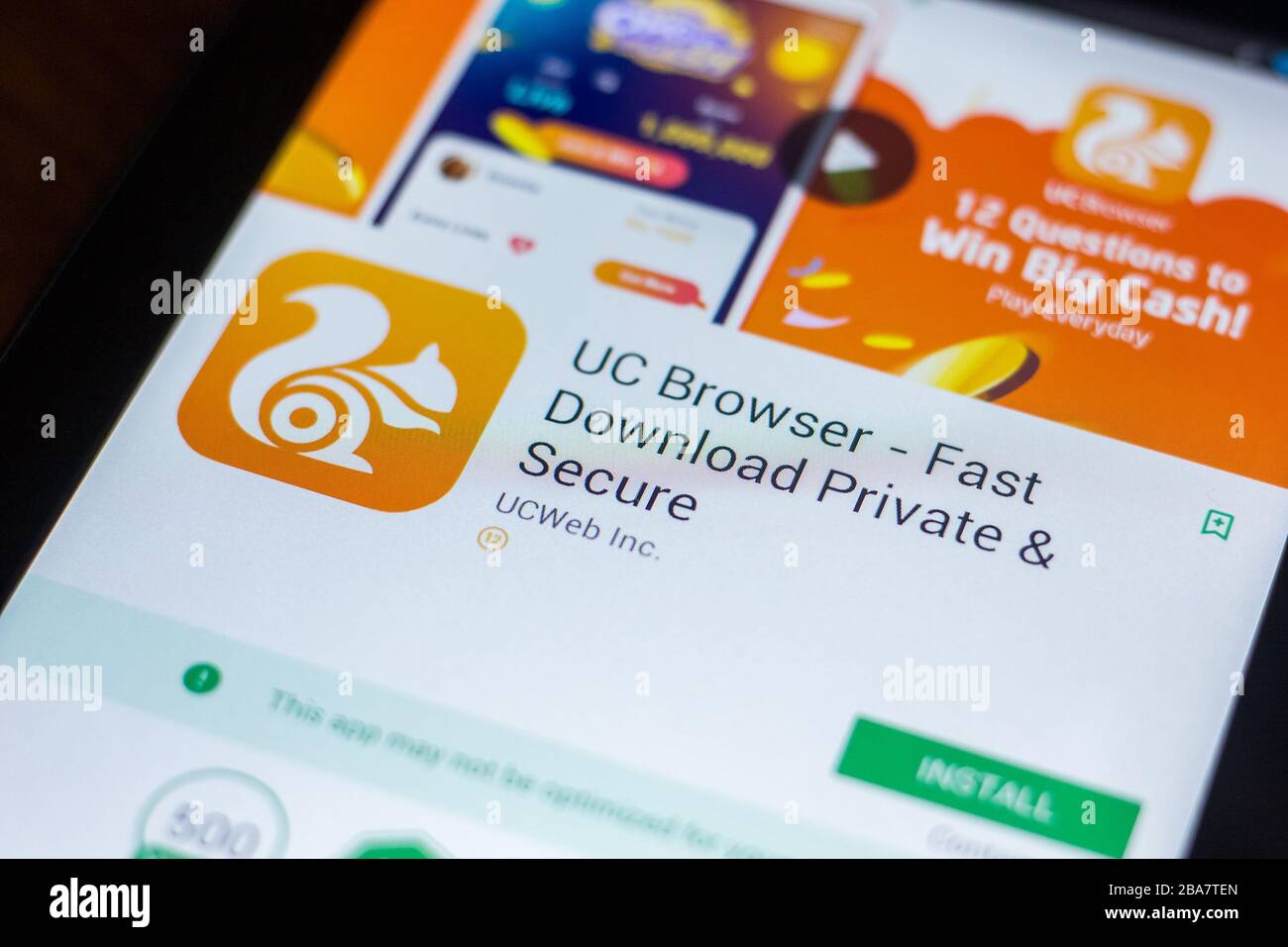 Ryazan Russia March 21 2018 Uc Browser Mobile App On The Display Of Tablet Pc Stock Photo Alamy