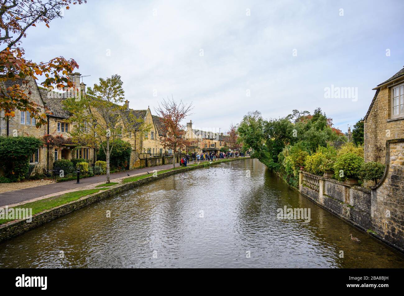 BOURTON ON THE WATER UK October 28 201 Bourton on the Water Also bourton-on-the-water-uk-october-28-201-bourton-on-the-water-also