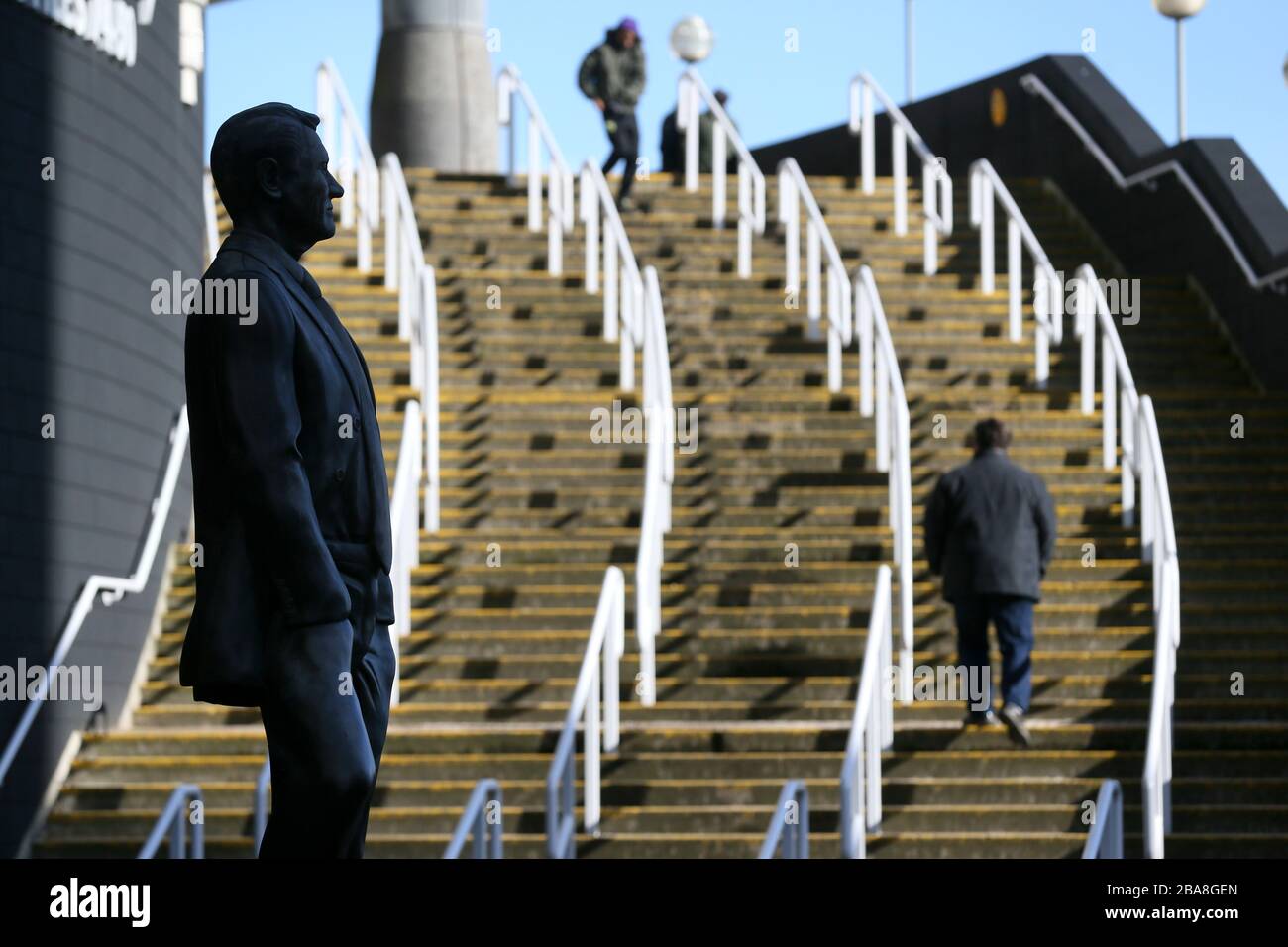 Sir bobby robson statue outside st james park hires stock photography