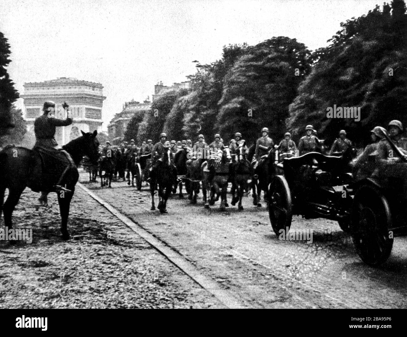 Second world war german paris hi-res stock photography and images - Alamy