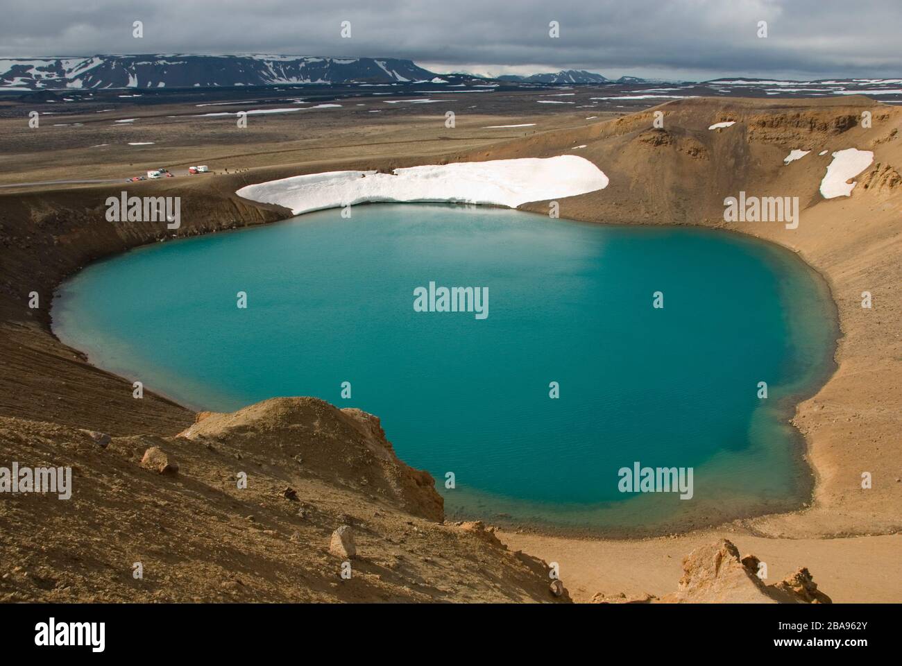 Europa, Island, Iceland, Krater des Vulkans Krafla, Stora Viti, Kratersee, Schnee, aktive Vulkanzone Stock Photo