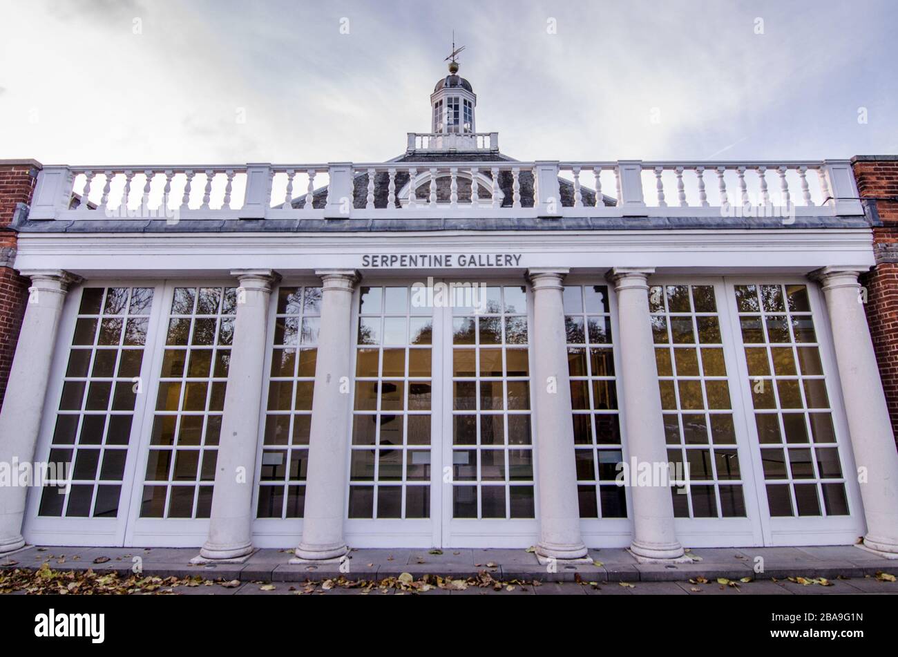 London- The Serpentine Gallery, Kensington Gardens in London's Hyde Park . Housed in a Grade 2 listed tea pavilion. Stock Photo