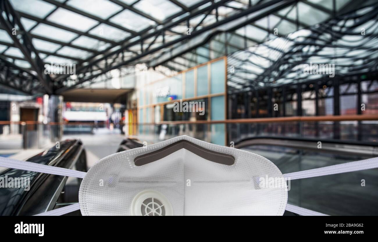 Beijing pollution mask hi-res stock photography and images - Alamy
