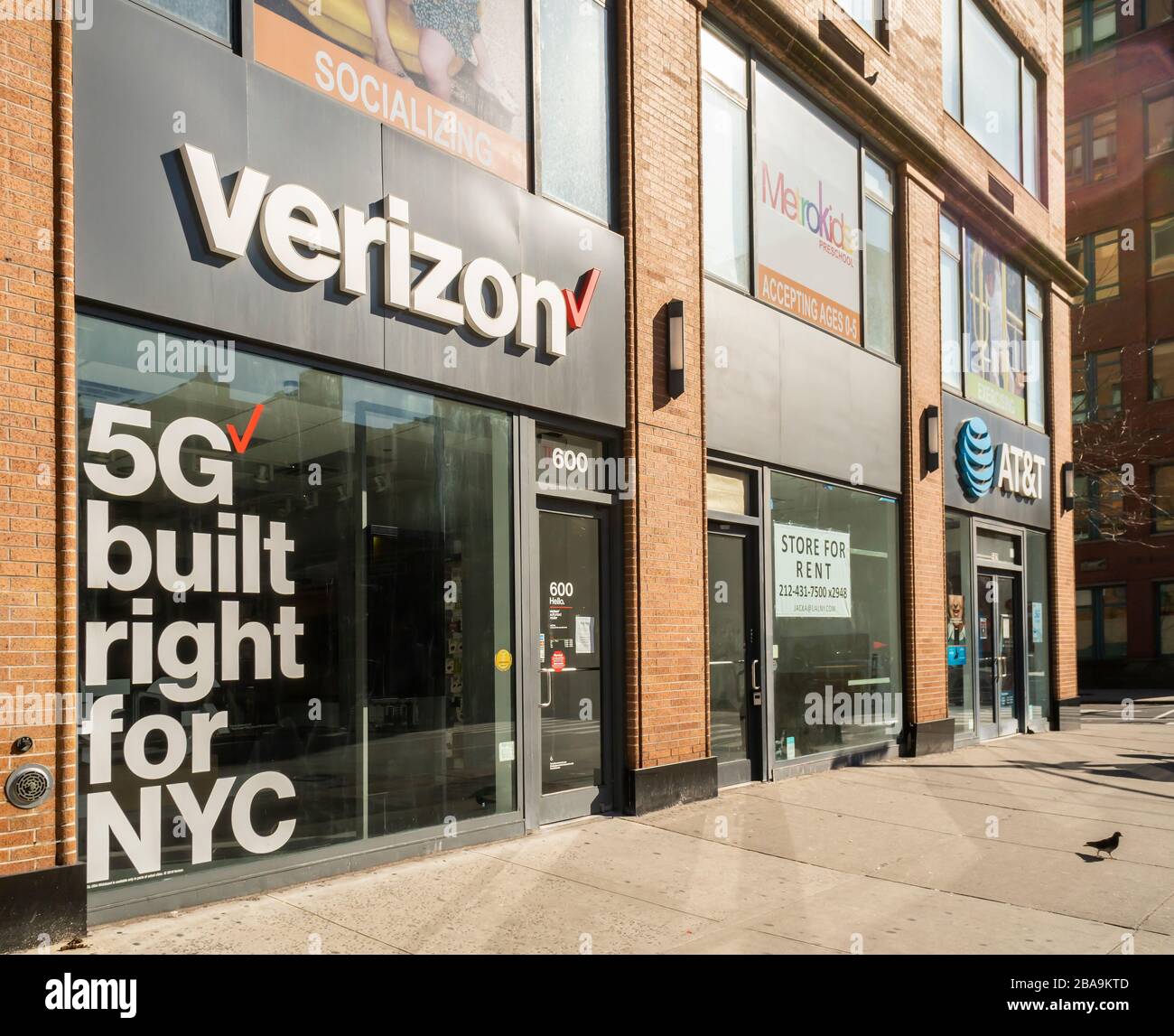 Verizon chelsea building hires stock photography and images Alamy