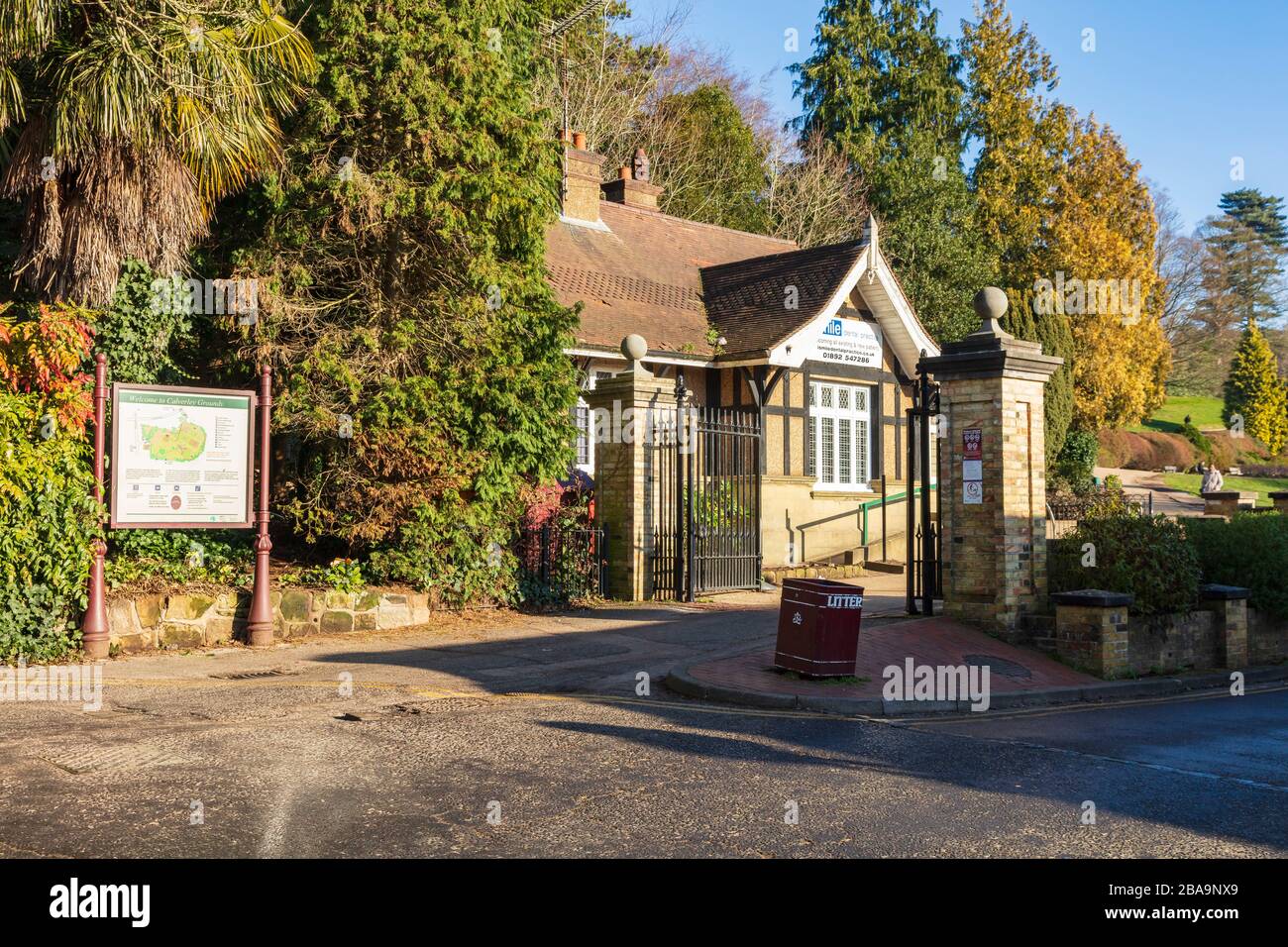Gate lodge hires stock photography and images Alamy