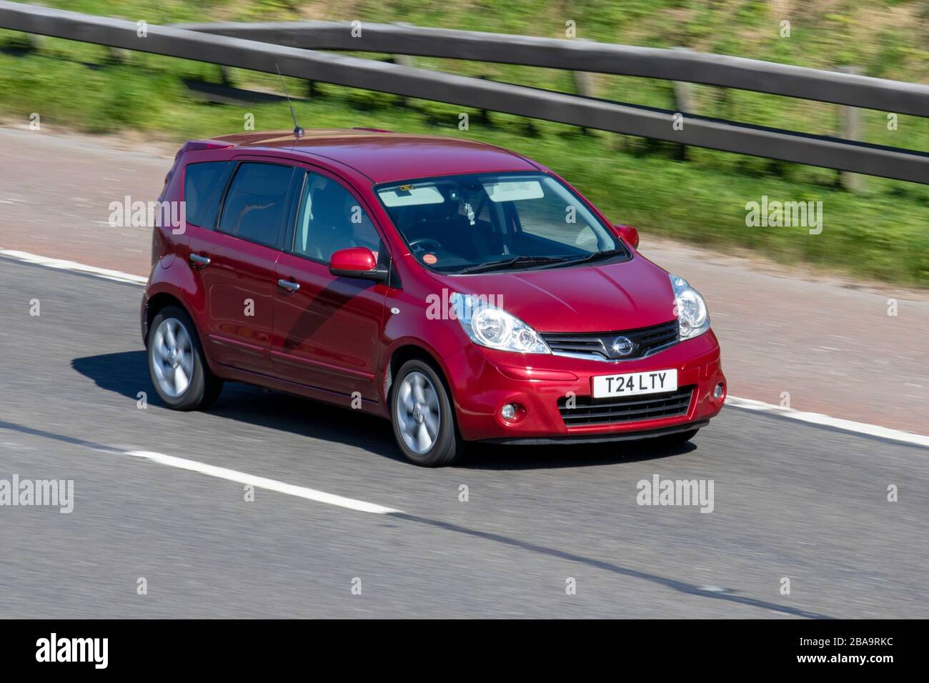 Nissan note hi-res stock photography and images - Alamy