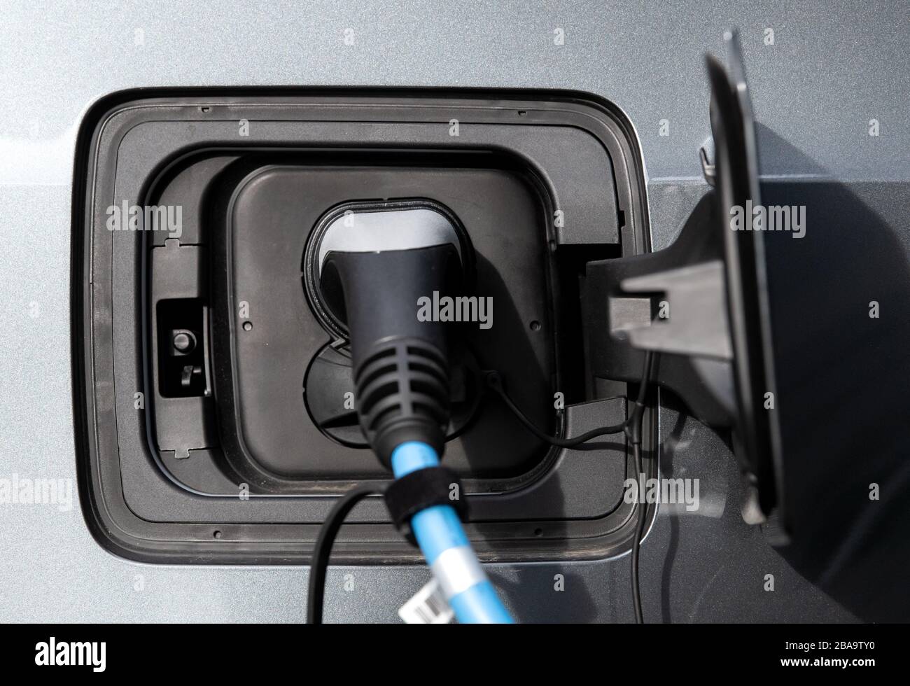 Forstinning, Germany. 26th Mar, 2020. An electric car (BMW I3) is ...