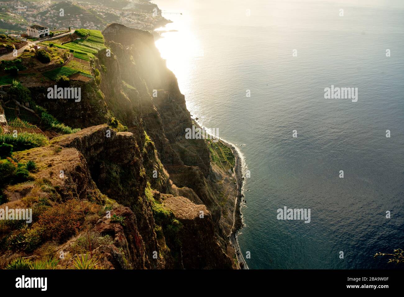 Cliff portugal hi-res stock photography and images - Alamy