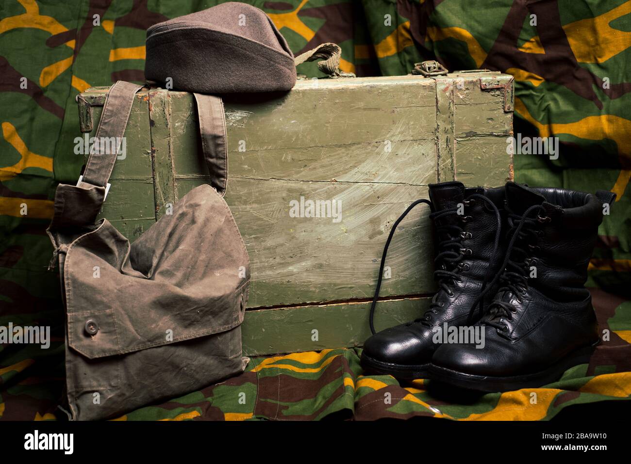 Classic military boots discount