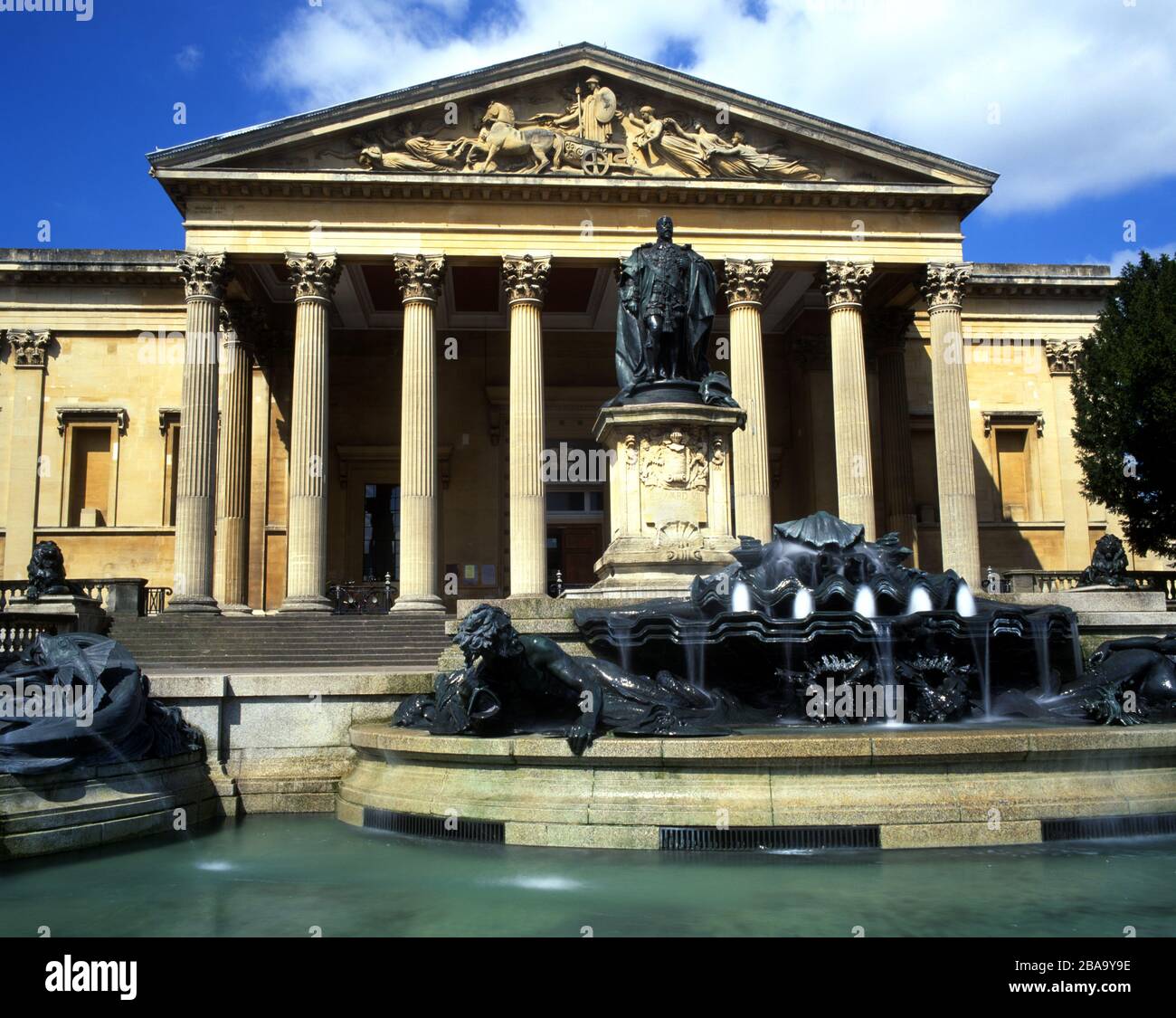 Victoria Rooms and fountains, Bristol Stock Photo - Alamy