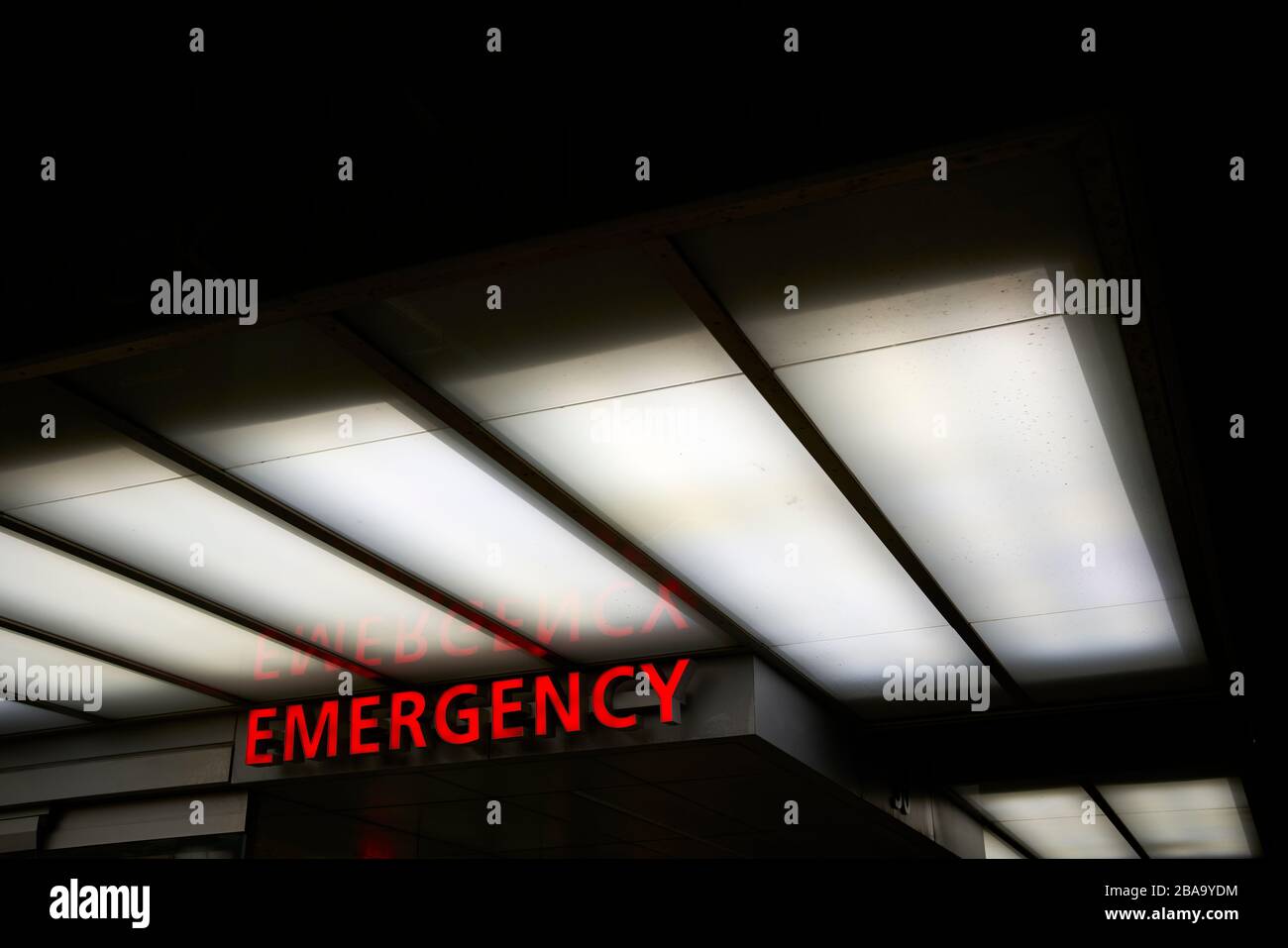 Emergency sign at hospital emergency room entrance. Stock Photo