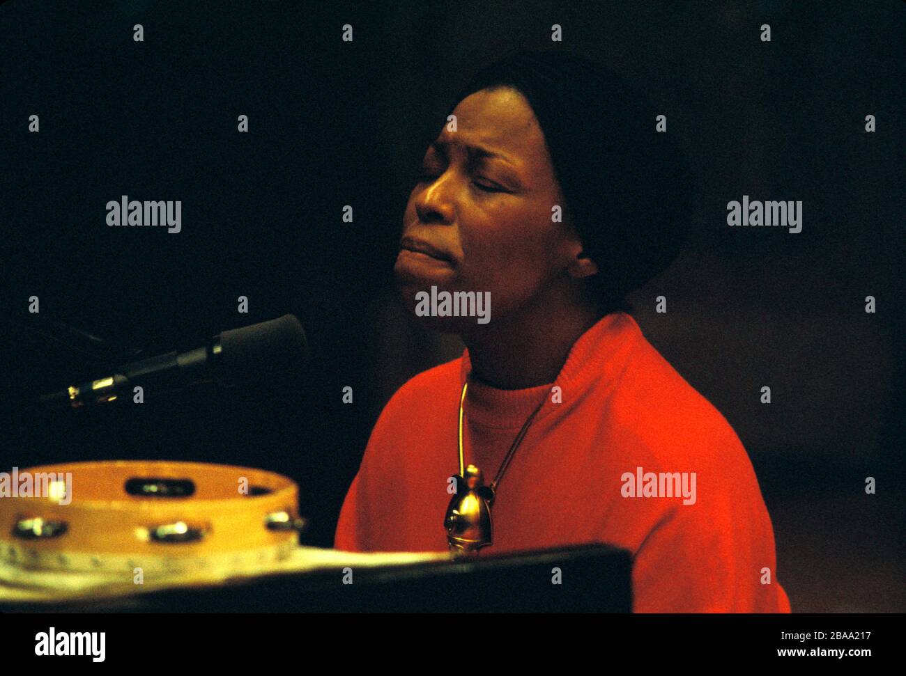 Roberta flack 1973 hi-res stock photography and images - Alamy