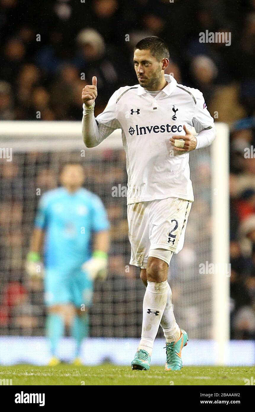 Clint Dempsey finds a late equaliser for Tottenham against Manchester  United, Football News