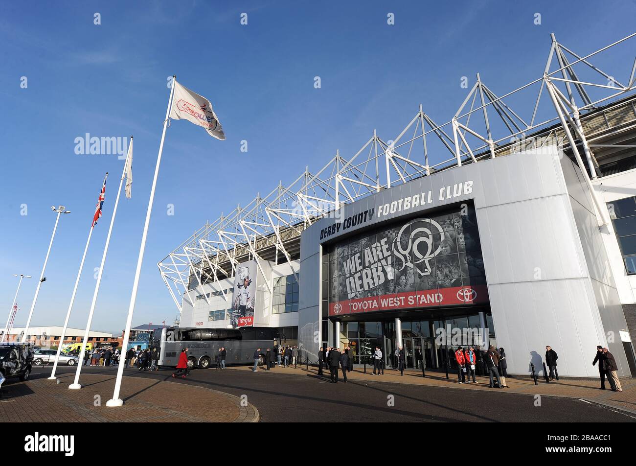 Pride park derby county fans hi-res stock photography and images - Alamy