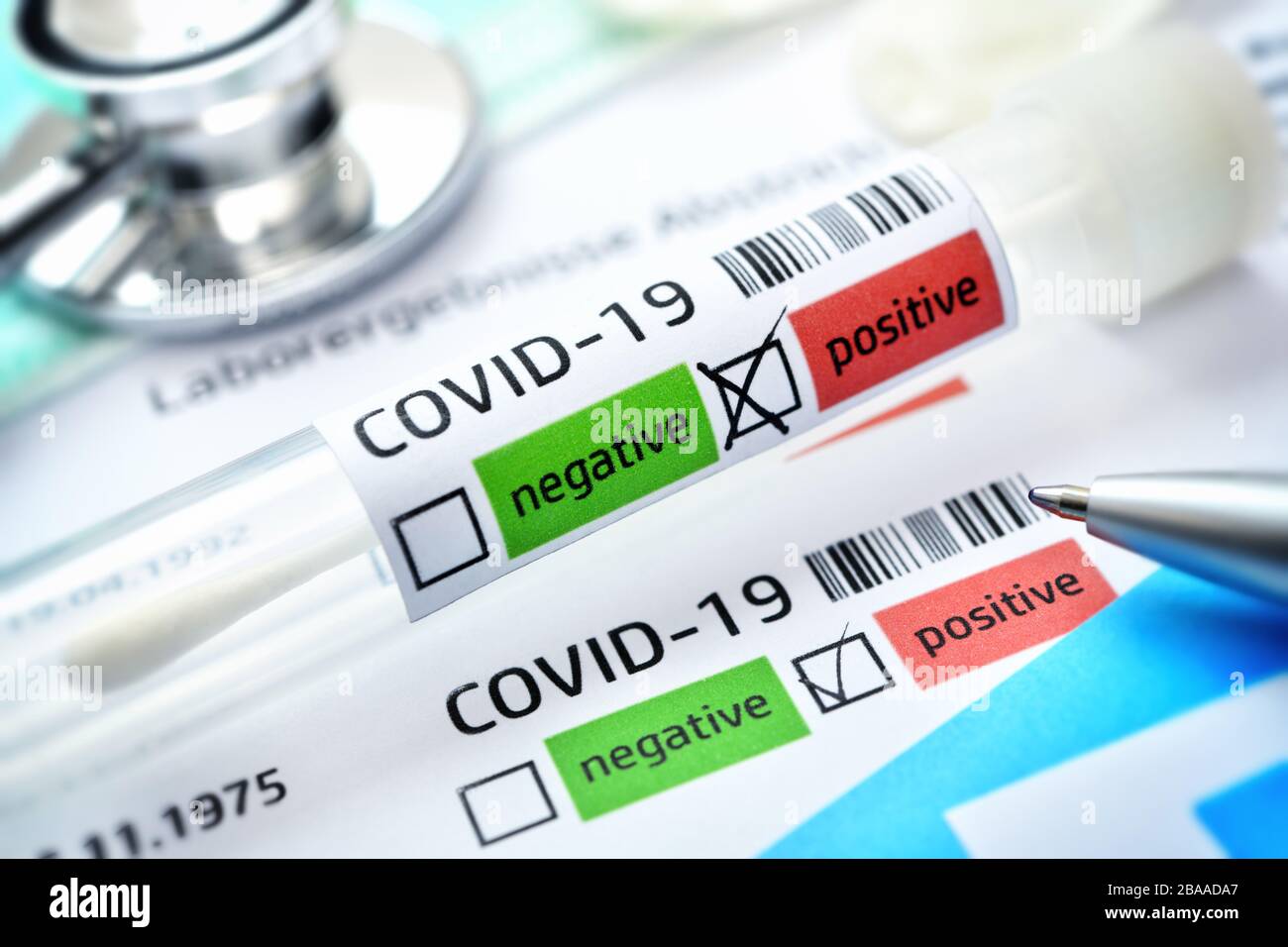 Deduction tubes with positive Covid 19 findings, symbolic photo Coronavirus, Abstrich-Röhrchen mit positivem Covid-19-Befund, Symbolfoto Coronavirus Stock Photo
