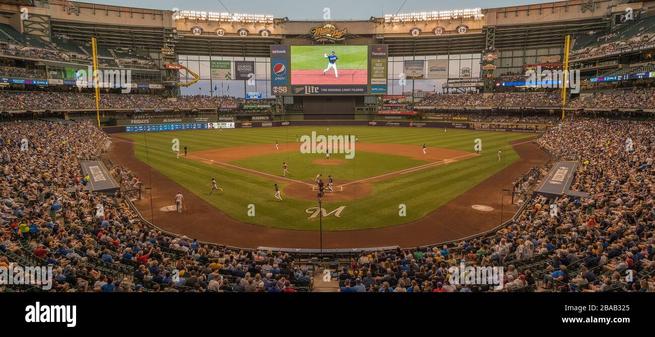 Miller park milwaukee race hi-res stock photography and images - Alamy