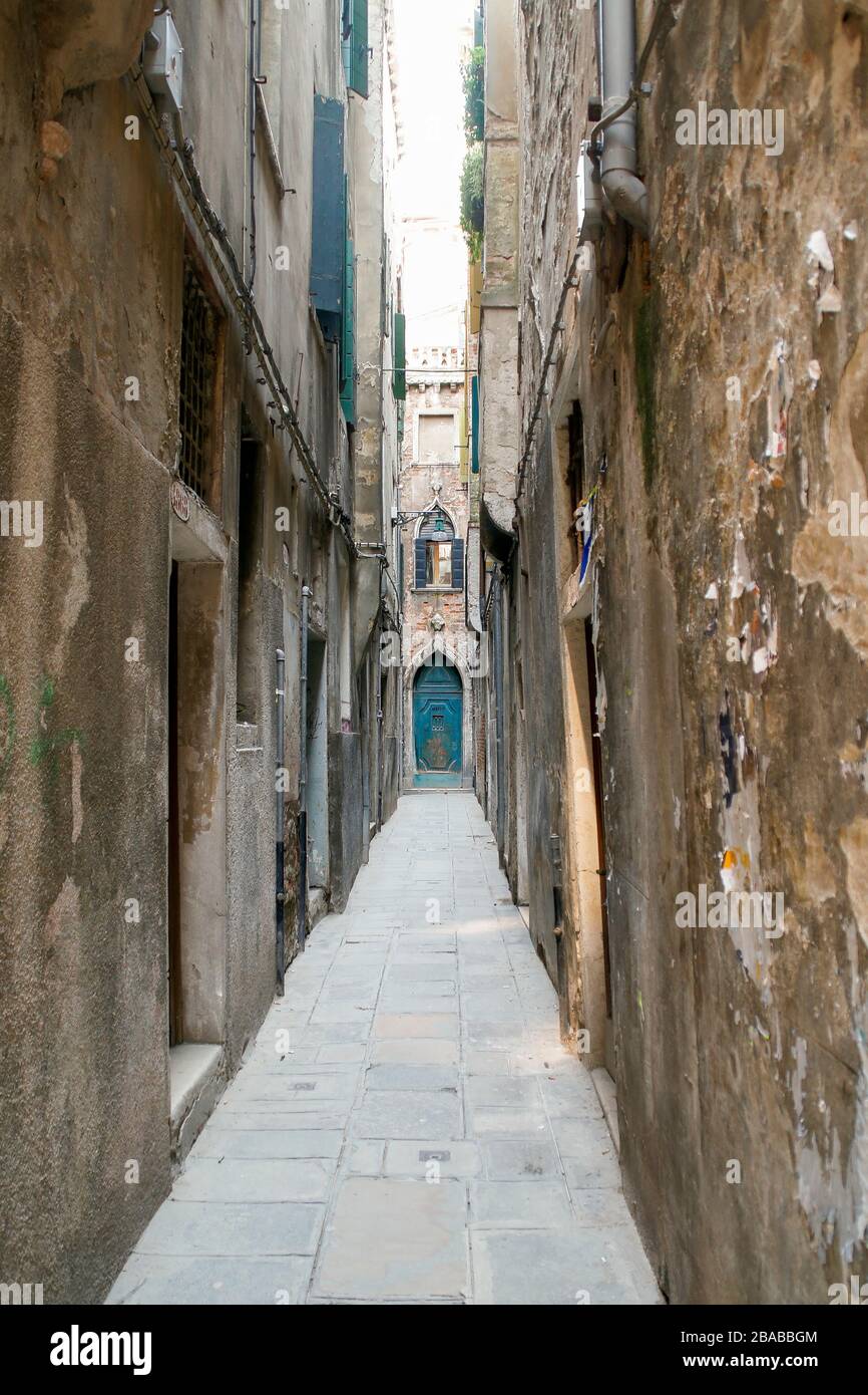 Silent and empty side alley. Venice, Italy. No People Stock Photo - Alamy