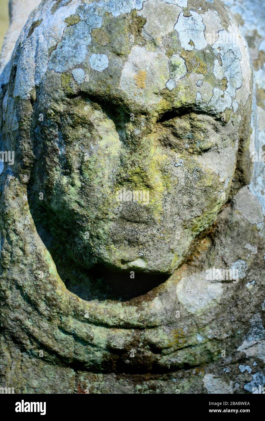 Gravestone features hi-res stock photography and images - Alamy