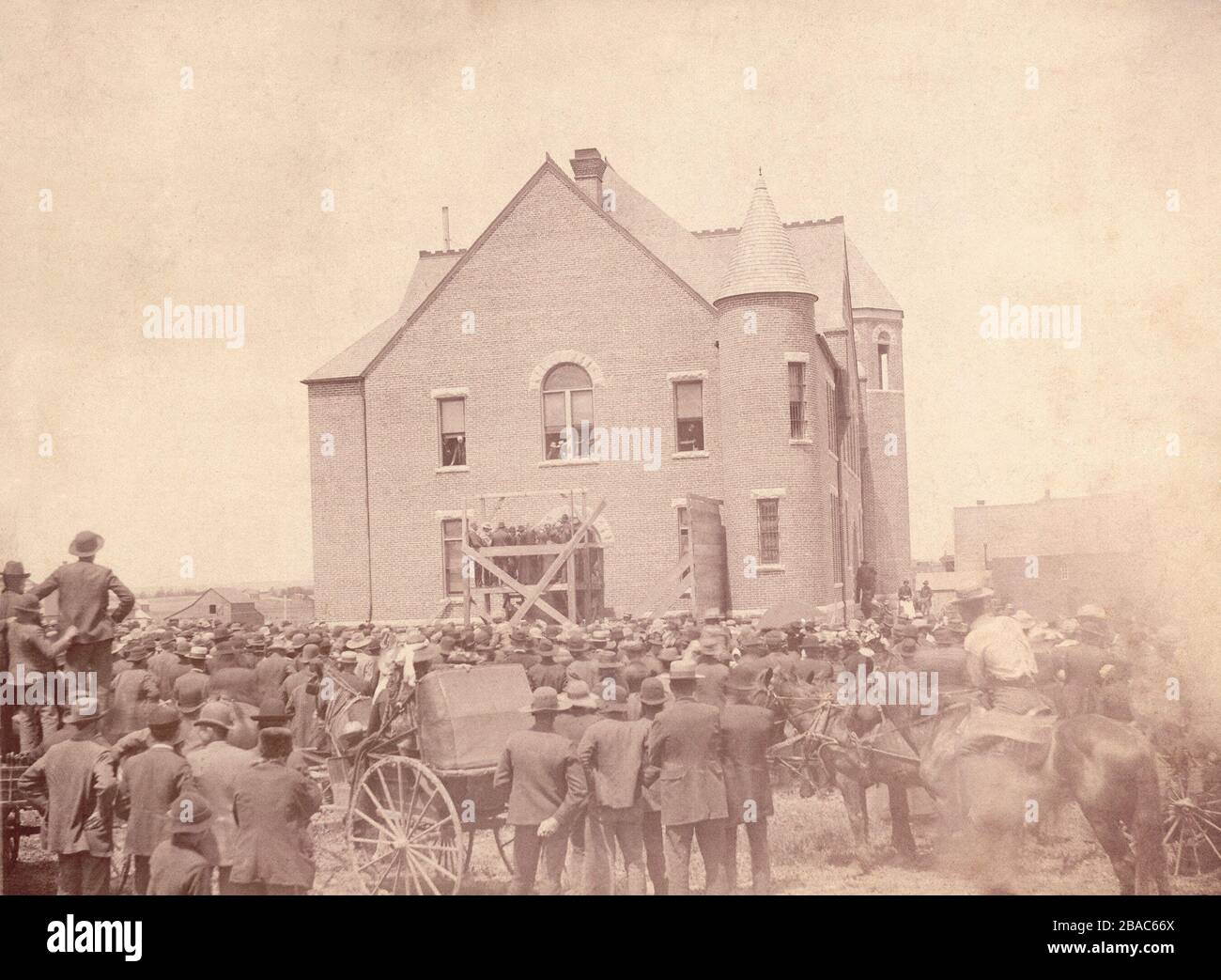 The public hanging of double murderer Albert E. Haunstine at Broken Bow