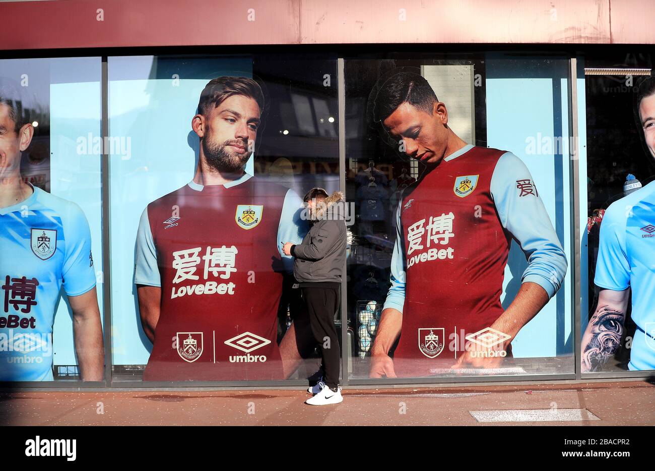 Burnley football club hi-res stock photography and images - Alamy