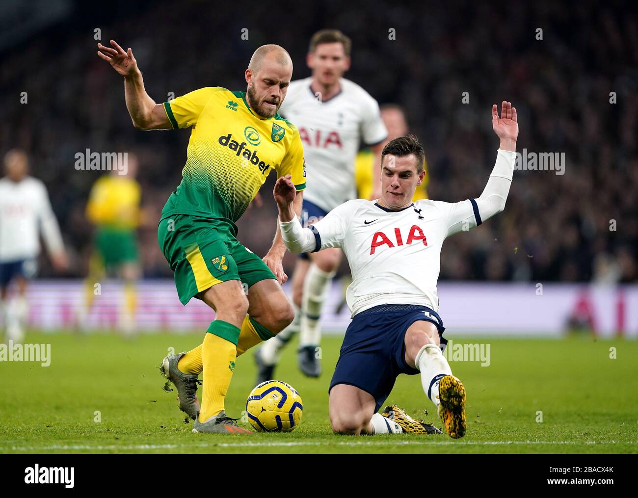 Norwich Citys Teemu Pukki (left) and Tottenham Hotspurs Giovani Lo Celso battle for the ball Stock Photo
